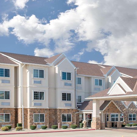 Microtel Inn & Suites By Wyndham Quincy Downtown - River Area Exterior photo
