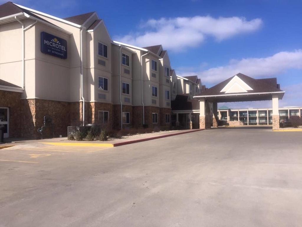 Microtel Inn & Suites By Wyndham Quincy Downtown - River Area Exterior photo