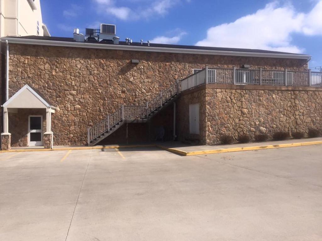Microtel Inn & Suites By Wyndham Quincy Downtown - River Area Exterior photo
